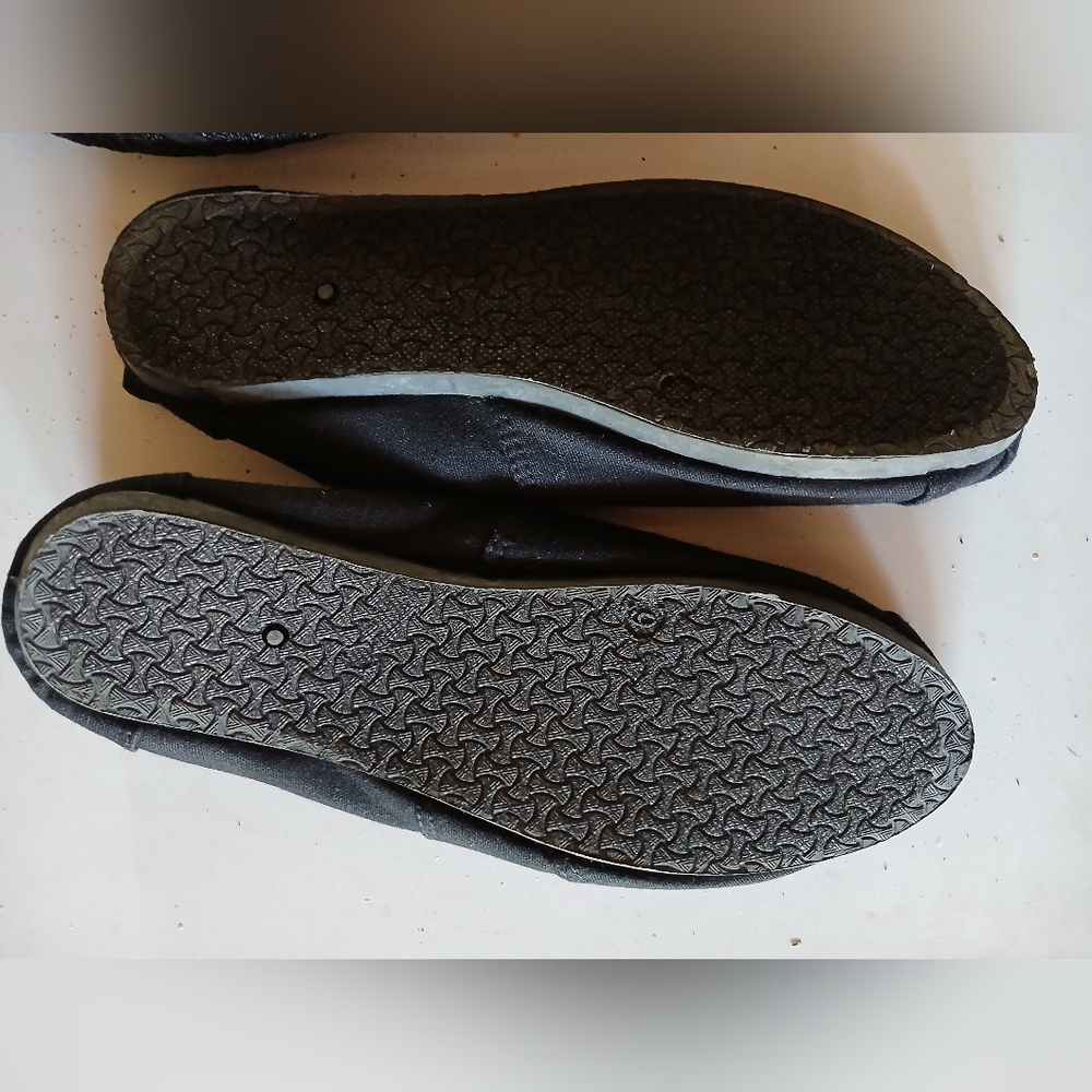 Women's Mega Max Black Lace Mesh Loafers - Picture 2 of 4